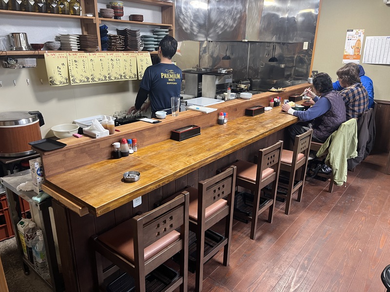 雅亭のカウンター席