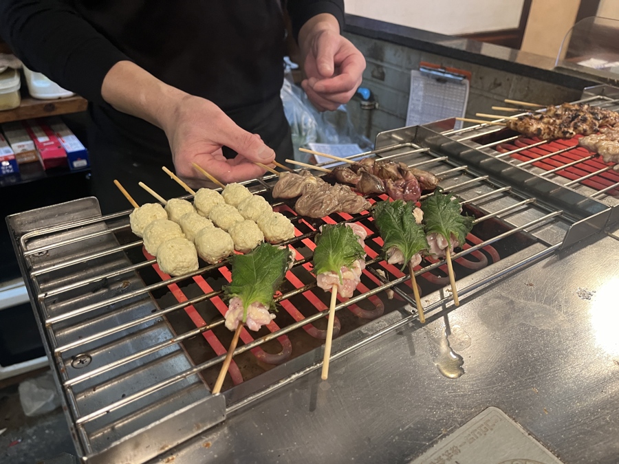 やきとり吉鳥の厨房の様子