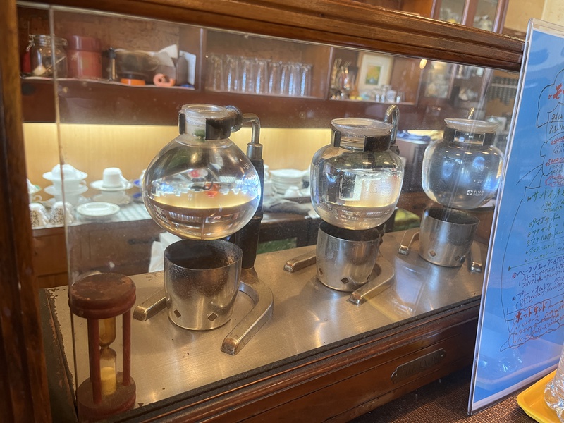 店内にあるサイフォンコーヒー