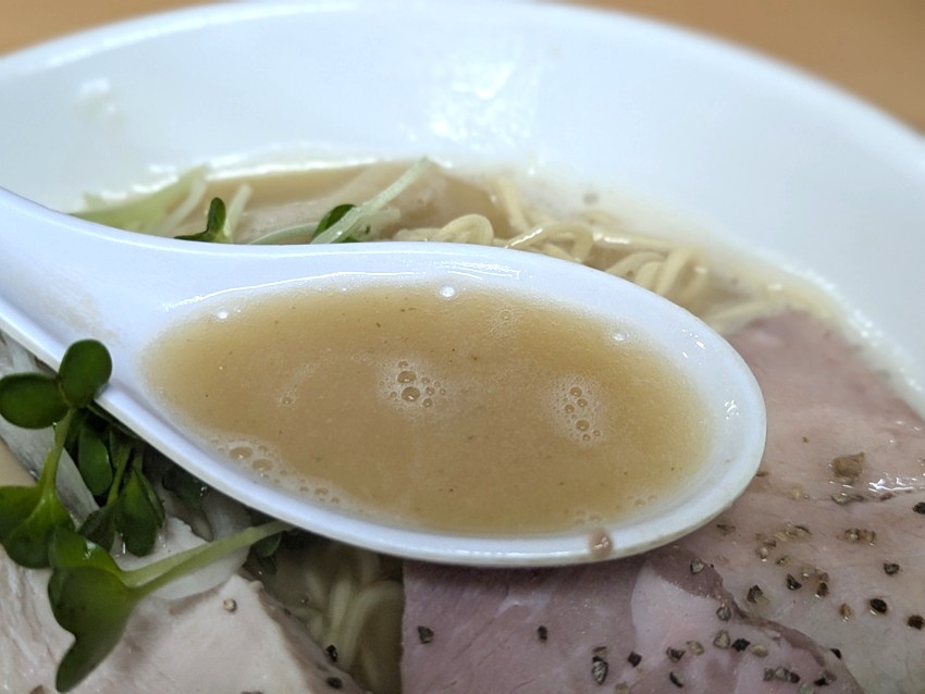 乳白色のスープ
