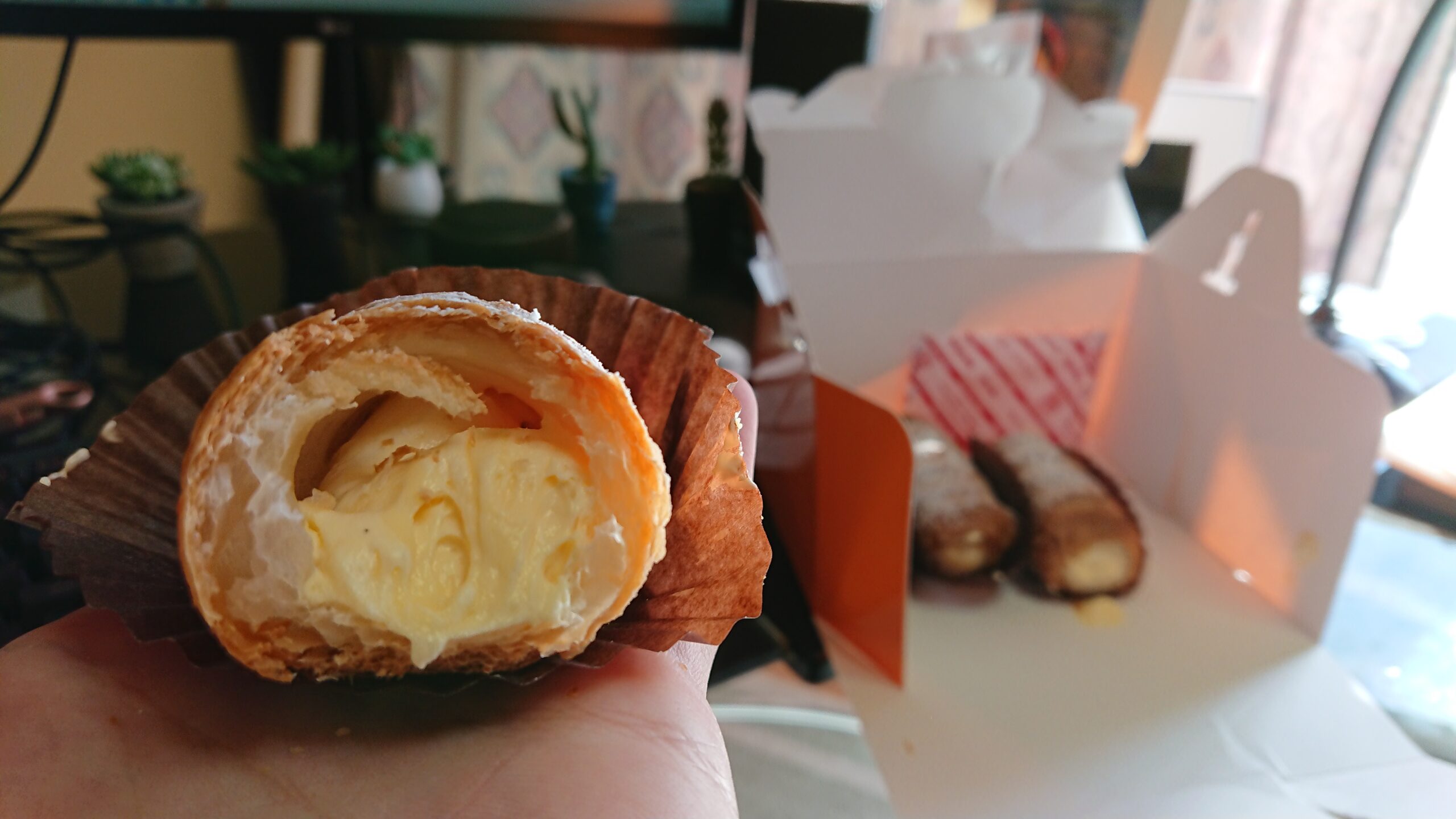 ササンボンのシュークリーム