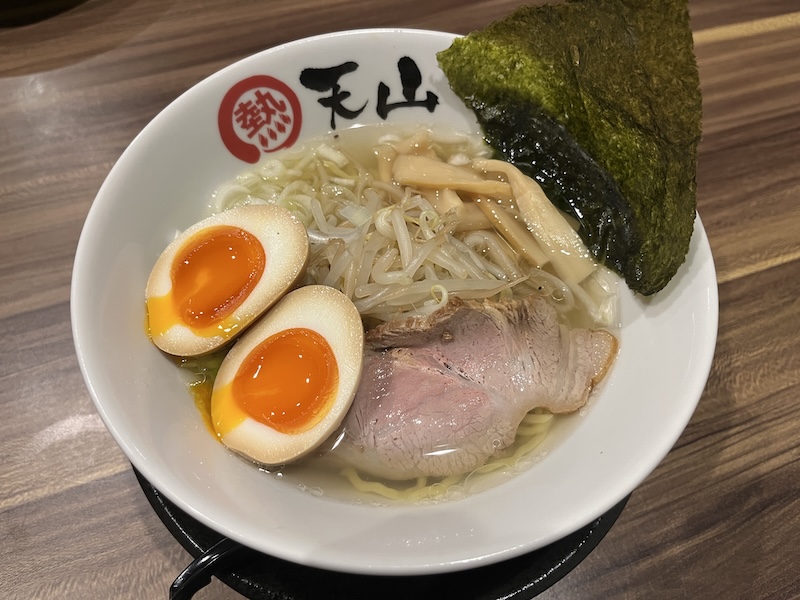 白醤油ラーメン