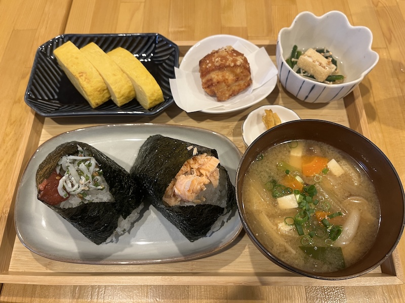味噌汁がついたセット