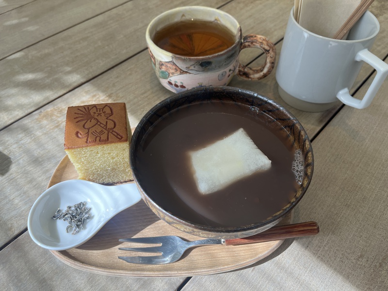 NIKKI COFFEE SPACEのカステラとぜんざい