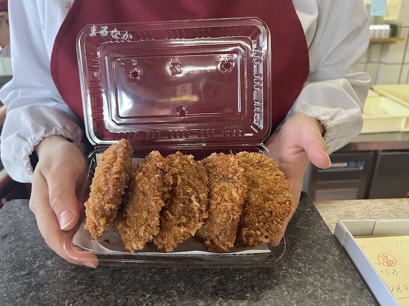お店自慢のミンチカツ