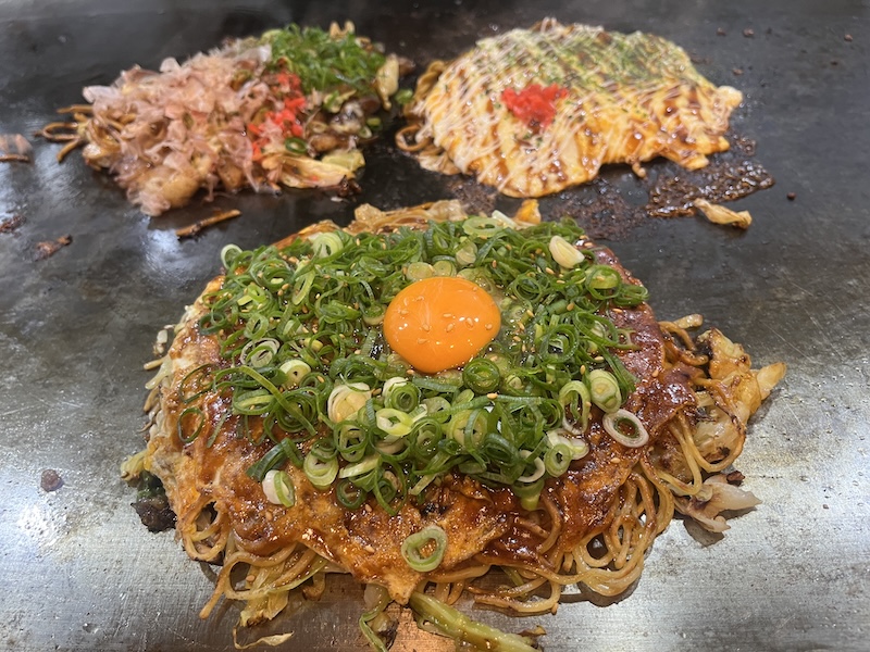 お店自慢のお好み焼き・焼きそば