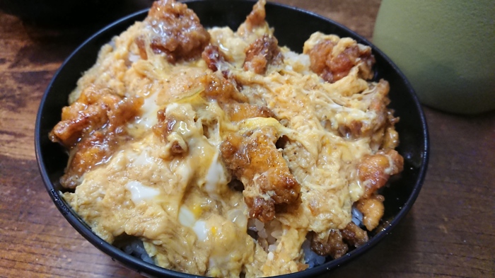 まんぷく食堂のからあげ丼