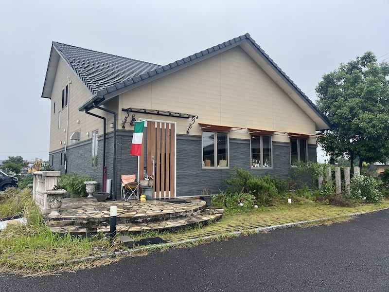 都会から離れた場所にあるおしゃれな一軒家