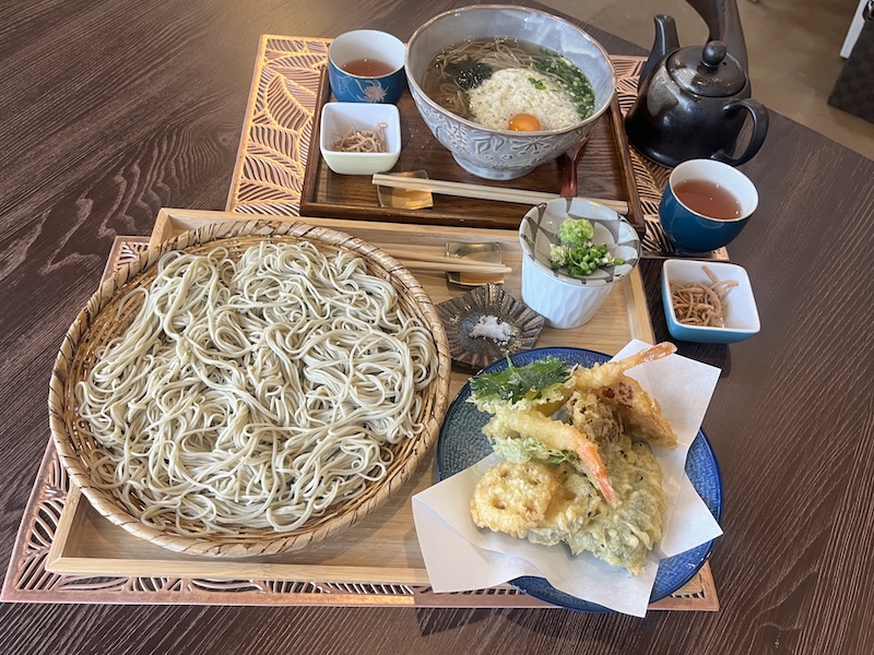 細部までこだわり抜かれた10割そば