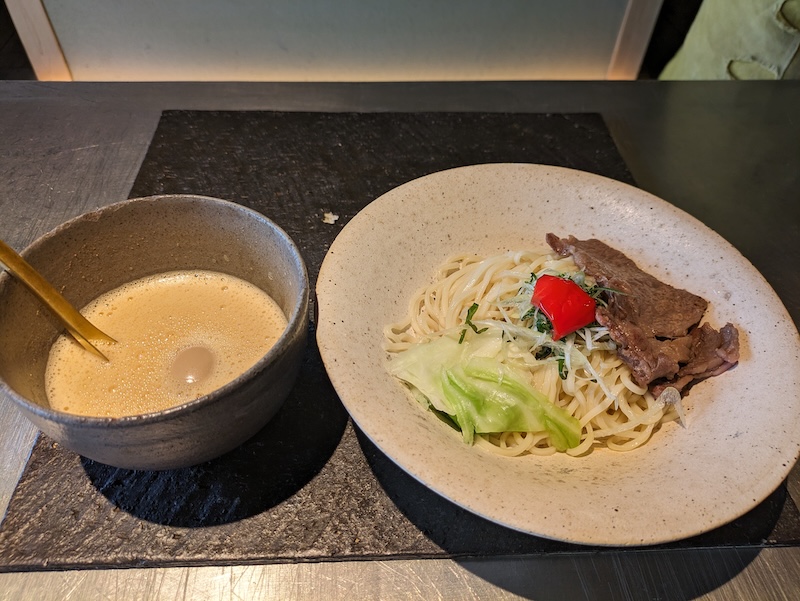 炙りもつつけ麺