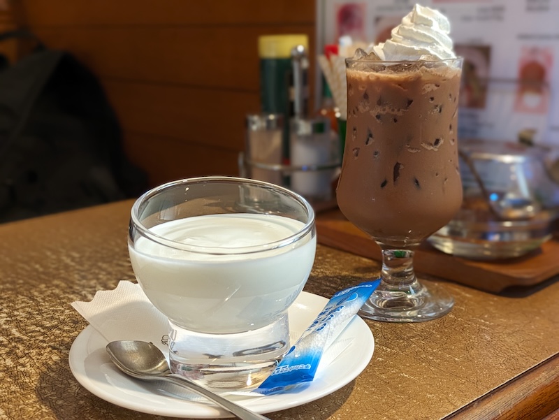 ヨーグルトとコーヒーを使ったモカ・フロステッド