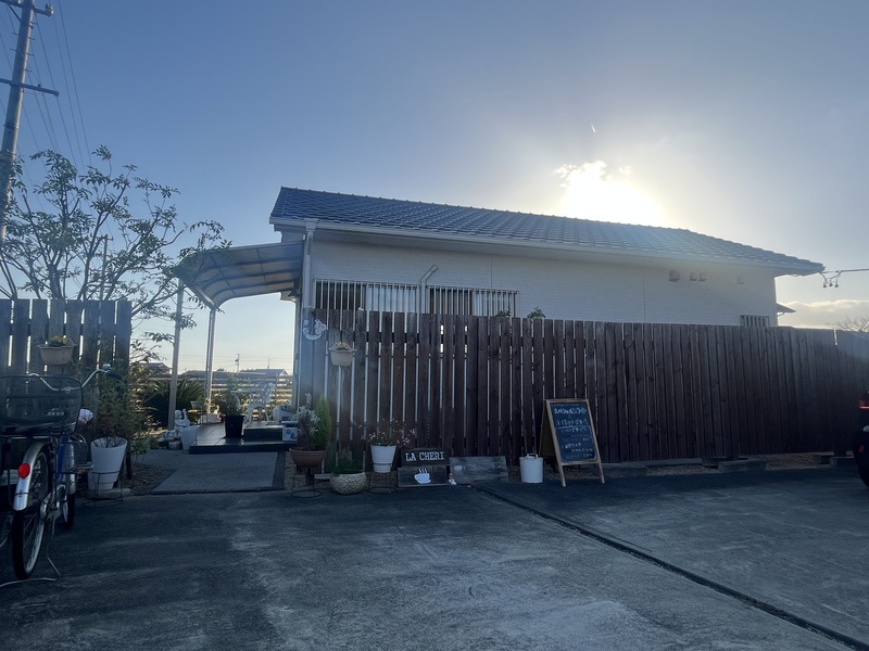 LA CHERIの外観
