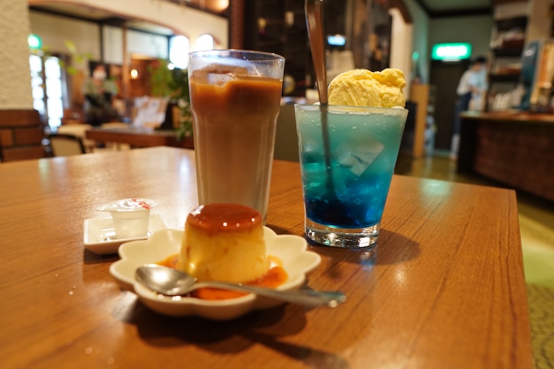 昔ながらのクリームソーダやぷりん