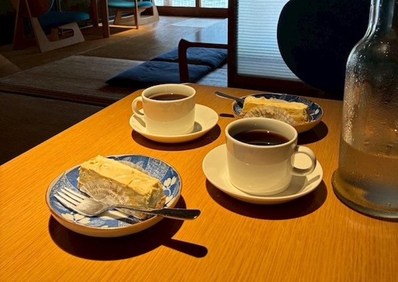 自家製スイーツと雰囲気のある店内