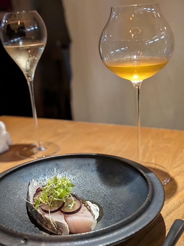 パティシエの技法を応用した料理とお酒