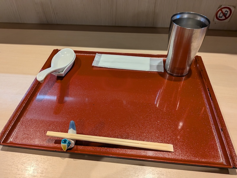 食事前の席の様子