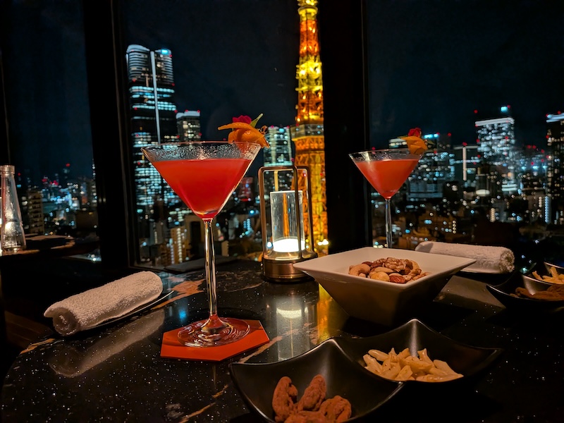 東京タワーを見ながら楽しむカクテルやフード