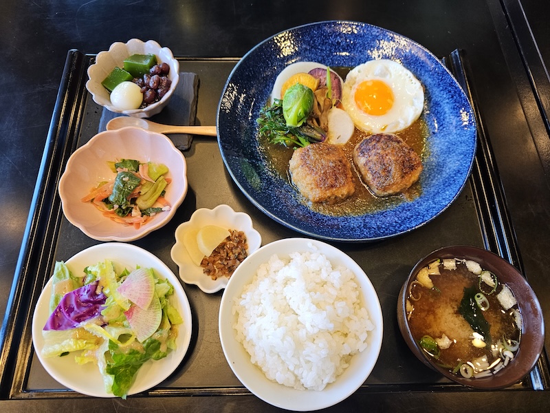 手軽に伊賀牛が楽しめるハンバーグセット