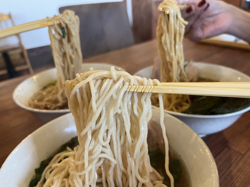 素材からこだわった麺