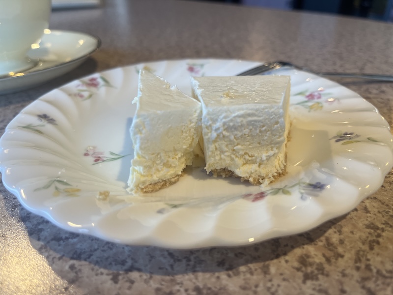 手作りのレアチーズケーキ