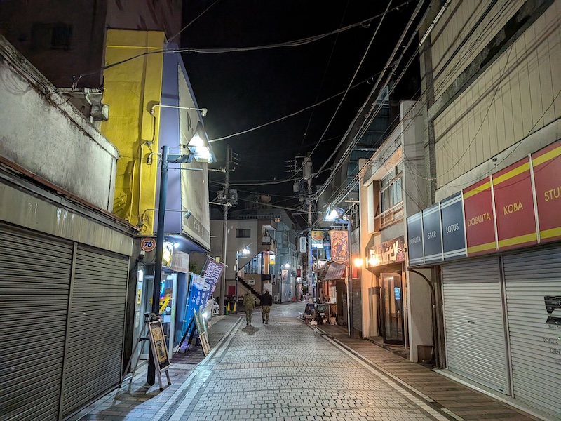 お店近くの通りの様子