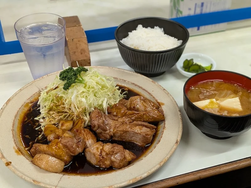 地元の人に愛される食堂
