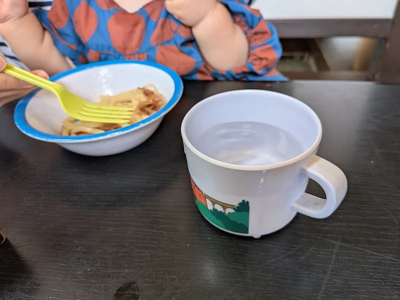 子ども用の取り皿もあい、子連れでも安心