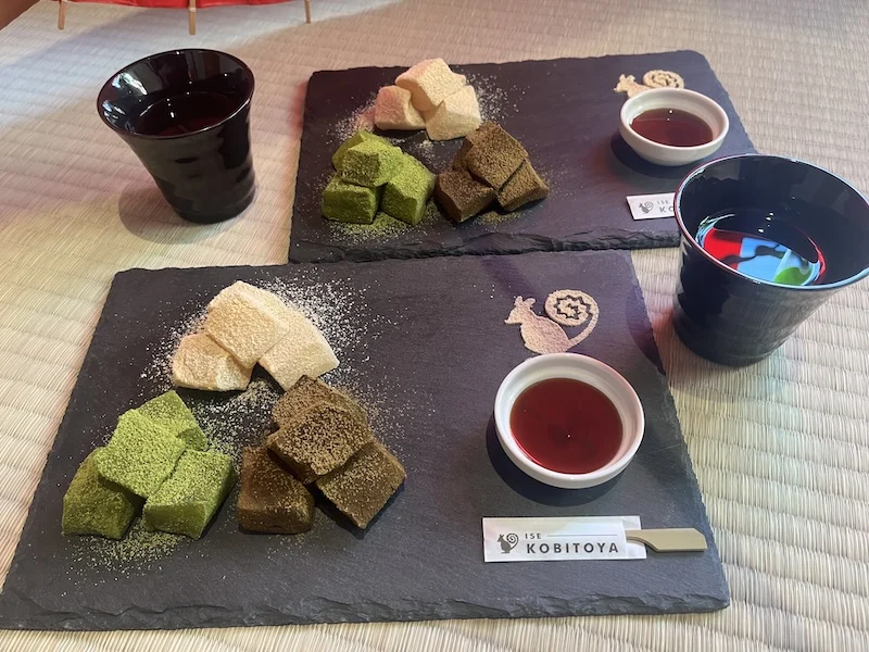 イートインもできる3色わらび餅