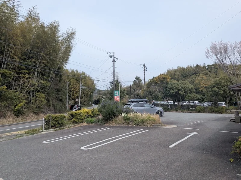 広々としたお店の駐車場