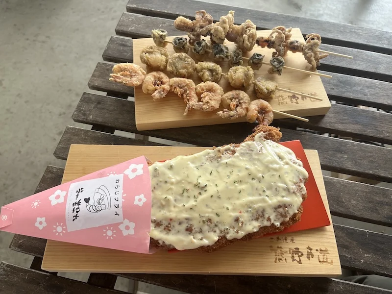 わらじフライと唐揚げ串